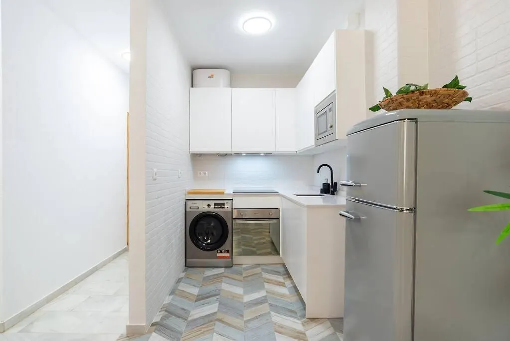 Mathew Cozy Apartment Malaga